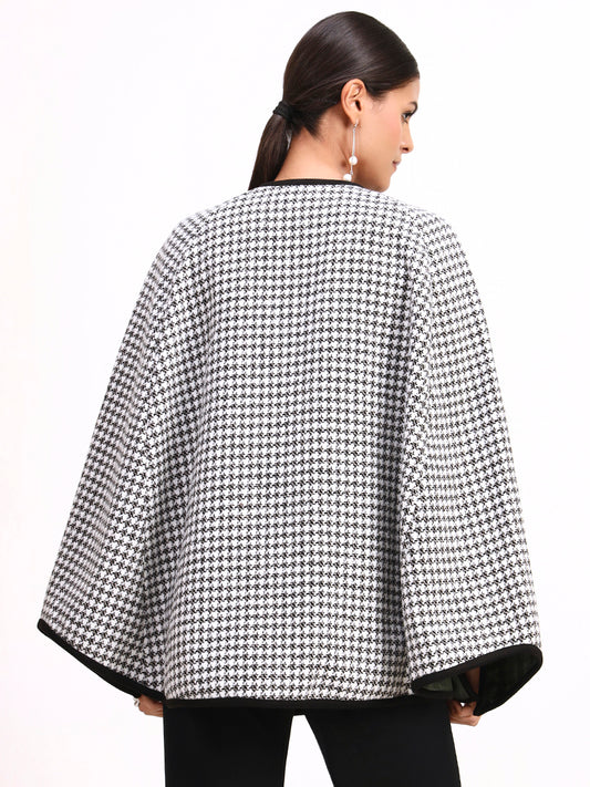 Noir Écru Cloak